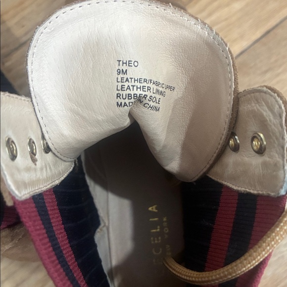 Womens 9M Cecelia NY Theo Lace-Up Suede Ankle Boots Lug EUC roll top - Picture 7 of 7